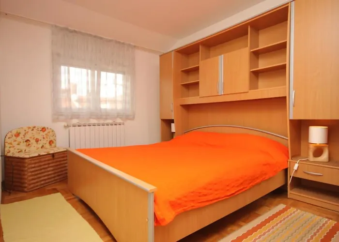 With A Parking Space - 7340 * Póla